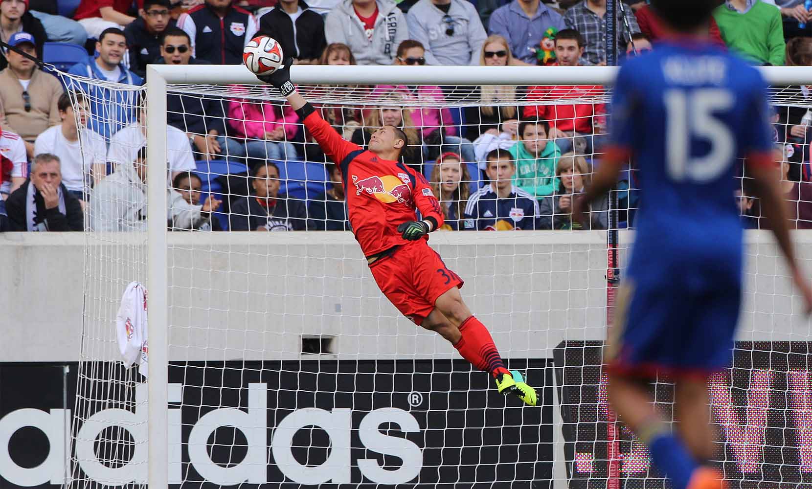 Luis Rubles saving a goal.