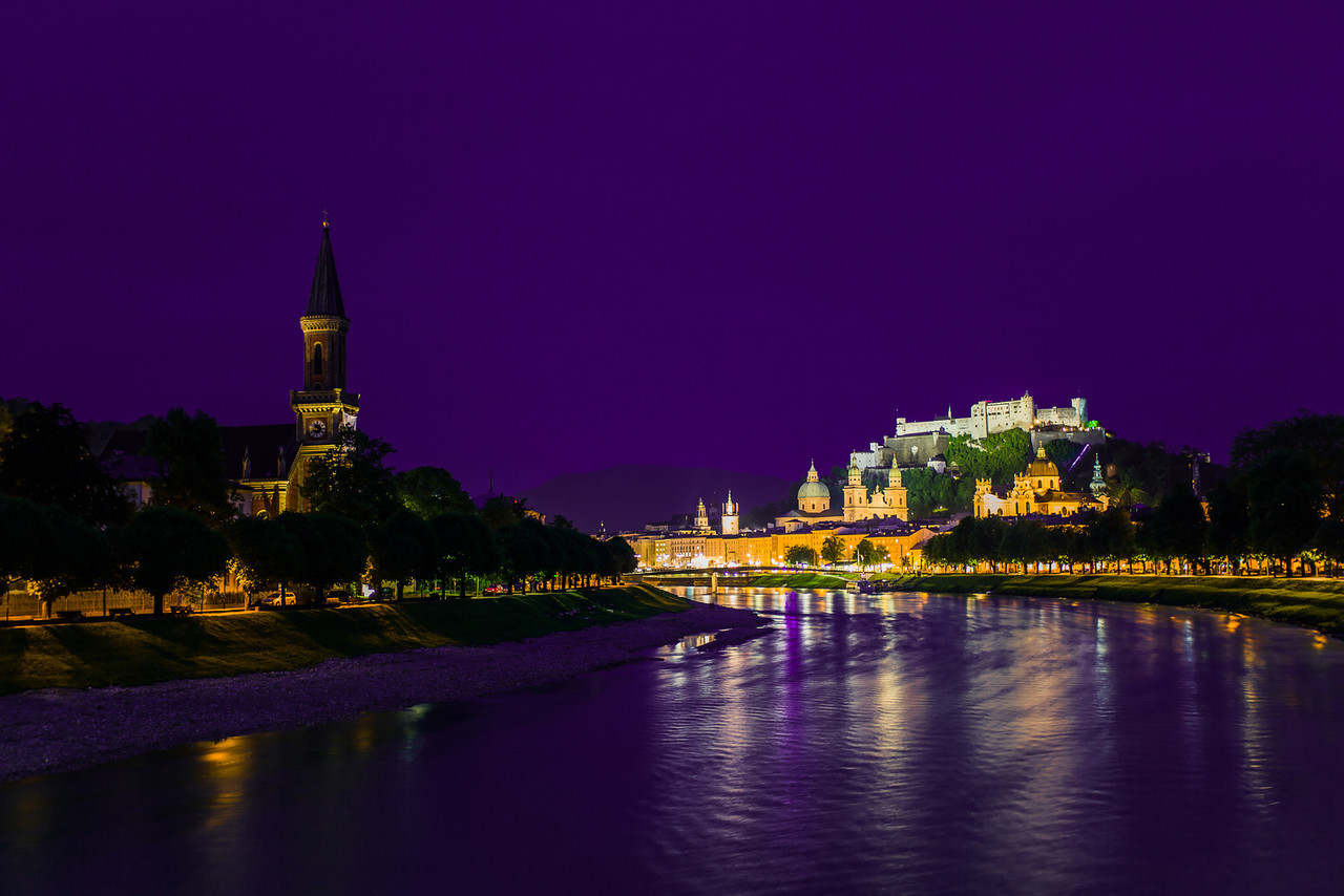 a view of Salzburg, Austria at night